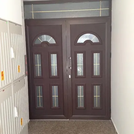 شقة Rodina 2 *